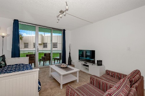 Hollywood on The Beach - image 6