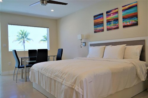 Diane Oceanfront Suites - image 14