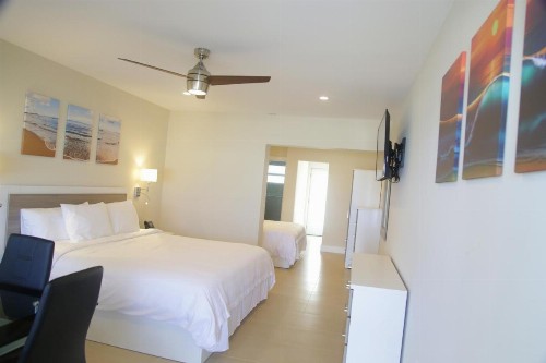 Diane Oceanfront Suites - image 20