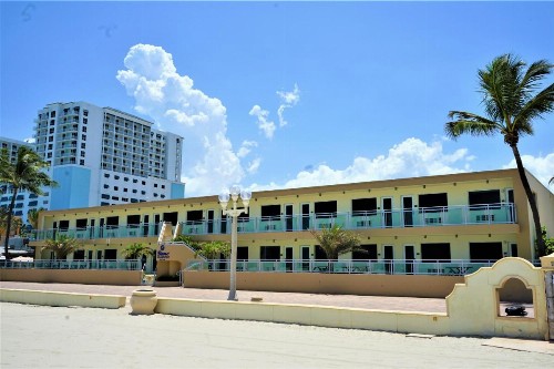 Diane Oceanfront Suites - image 25