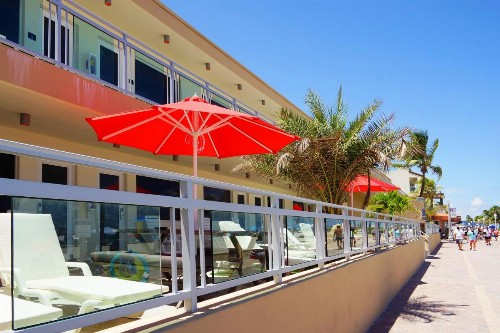 Diane Oceanfront Suites - image 6