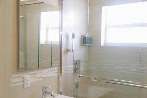 Diane Oceanfront Suites - image 7