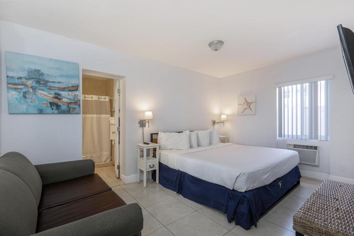 Hollywood Broadwalk Oceanside Hotel - image 3