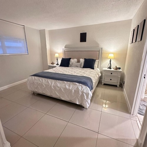 Hollywood apartment by the sea - image 17