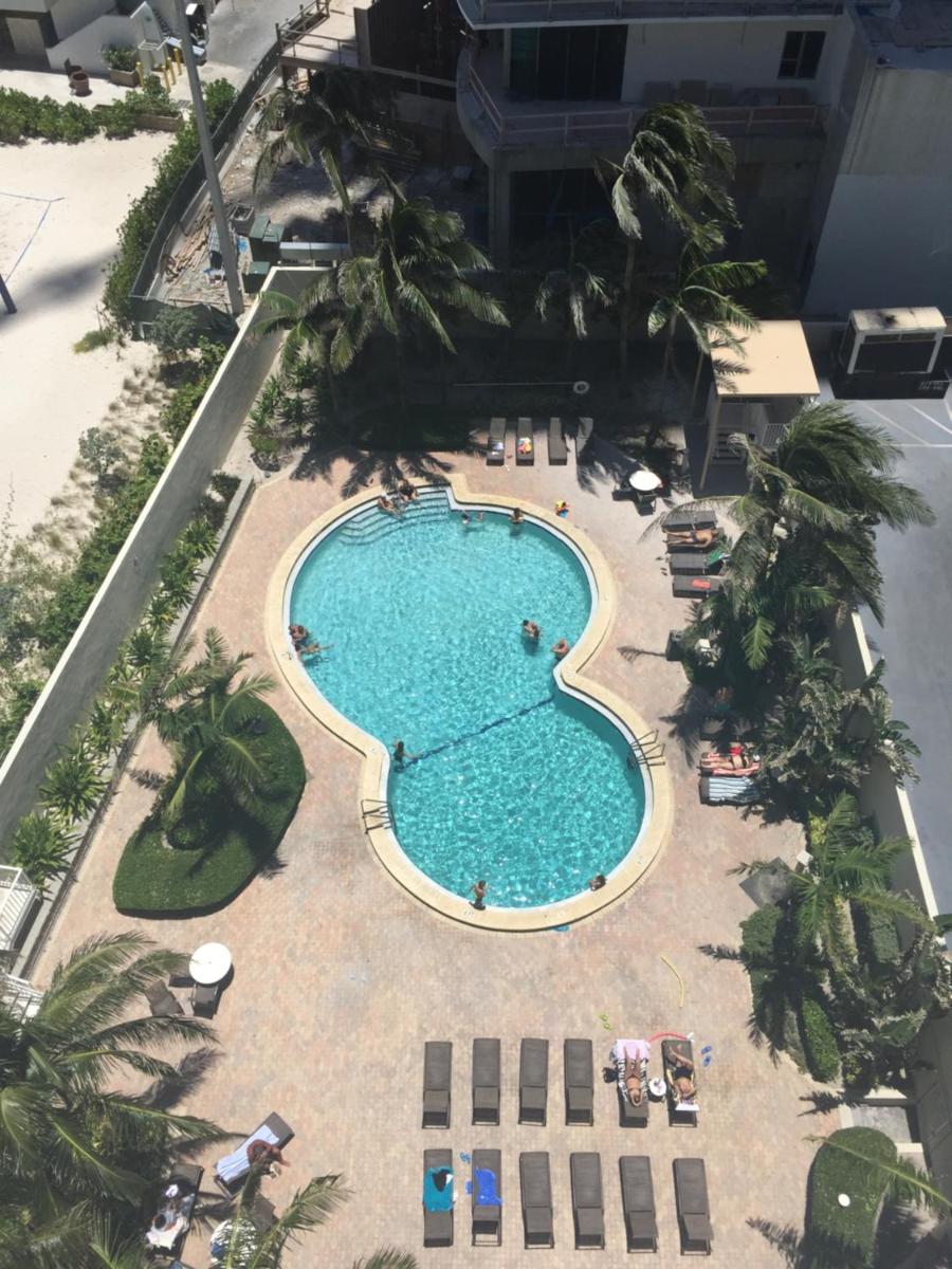 Hollywood apartment by the sea - image 4