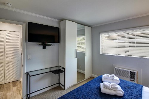 May-Dee Suites in Florida - image 10