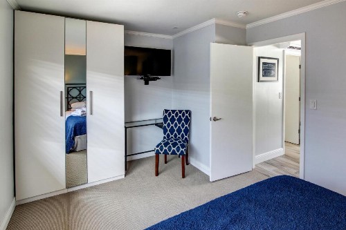 May-Dee Suites in Florida - image 12