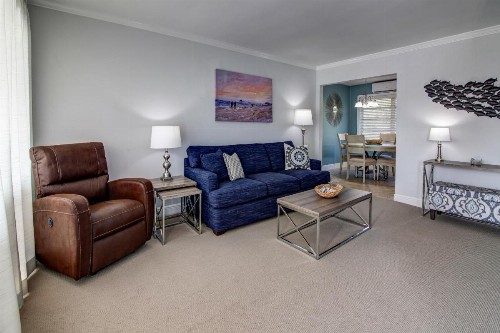 May-Dee Suites in Florida - image 18