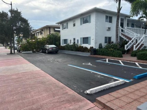 May-Dee Suites in Florida - image 4