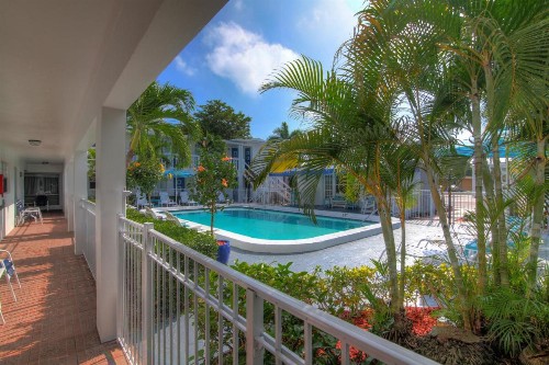 May-Dee Suites in Florida - image 40