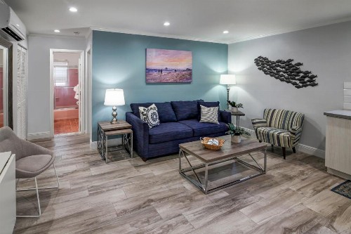 May-Dee Suites in Florida - image 41