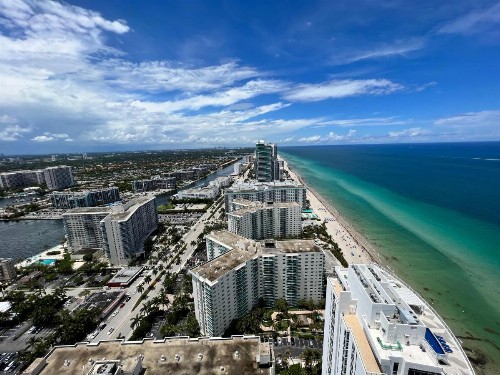 Hyde Beach Resort Rentals - image 15
