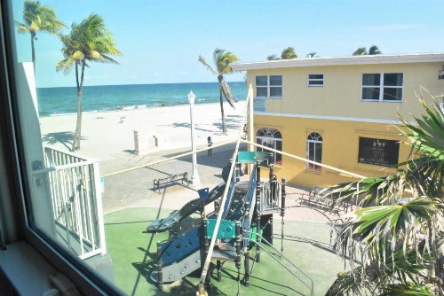 Golden Sand Oceanfront - image 17