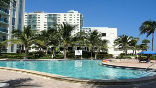 2 bedrooms apartment on the beach - image 4