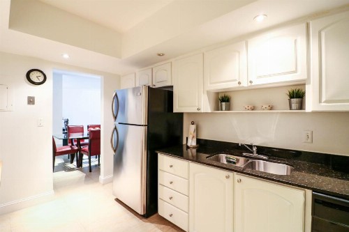 2 bedrooms apartment on the beach - image 8