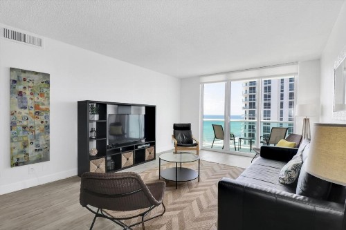 2 BEDROOM OCEAN VIEW CONDO - image 4