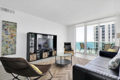 2 BEDROOM OCEAN VIEW CONDO - image 5