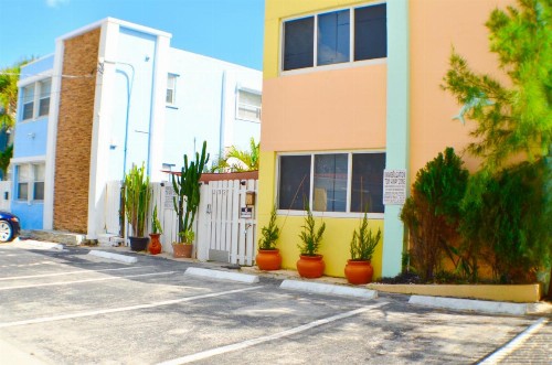 Hollywood Beachfront House - image 16