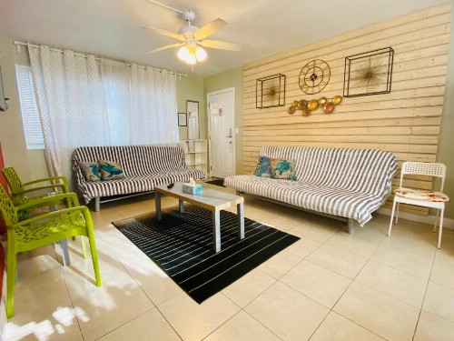 Hollywood Beachfront House - image 22