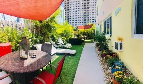 Hollywood Beachfront House - image 24