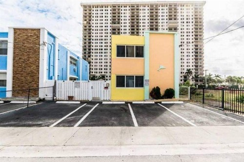 Hollywood Beachfront House - image 30