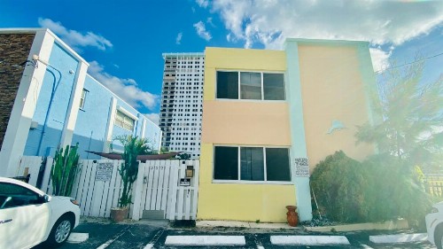 Hollywood Beachfront House - image 9