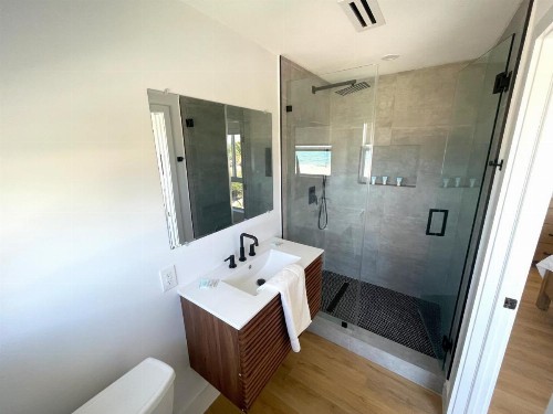 Shore View Hotel - image 2