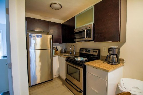 Shore View Hotel - image 34