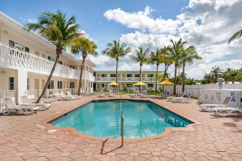 Rodeway Inn near Hollywood Beach - image 1
