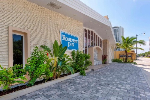 Rodeway Inn near Hollywood Beach - image 22