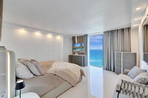 Tides Beachfront Apartments