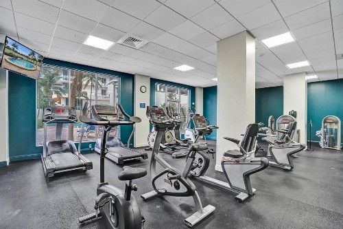 Tides Beachfront Apartments - image 15