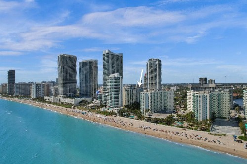 Tides Beachfront Apartments - image 19