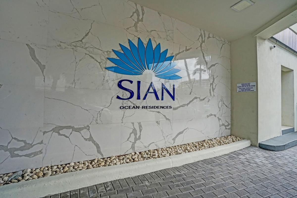 Tides Beachfront Apartments - image 4