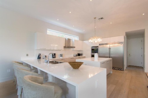 Modern Luxurious Beach Retreat-5 Br with/pool - image 5