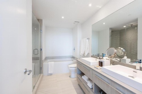 Modern 3 bedroom at Hollywood Beach Resort 28th floor - image 9
