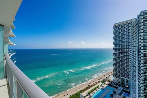 Ocean front 2 bedroom Hollywood Beach Resort 29th floor - image 1