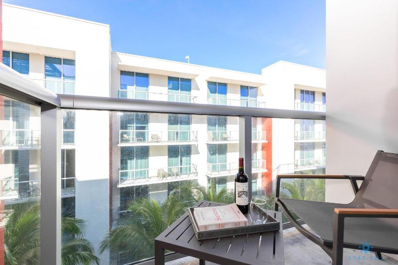 Beachfront Condo-ROOFTOP infinity POOL - image 5