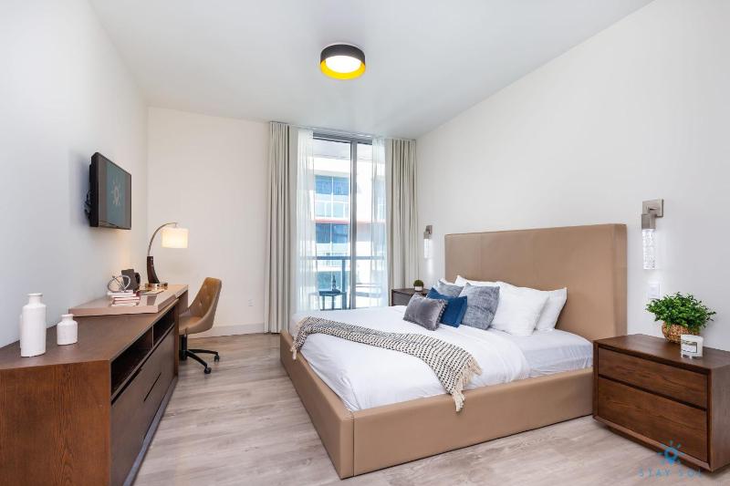 Special Offer Beachfront Condo ROOFTOP POOL - image 6