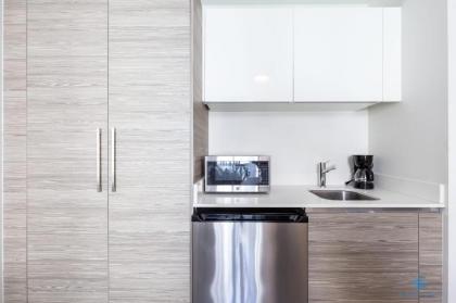 Special Offer Beachfront Condo ROOFTOP POOL - image 12