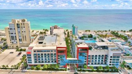 LUXURY Oasis Beachfront-ROOFTOP infinity POOL - image 14