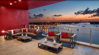 LUXURY Oasis Beachfront-ROOFTOP infinity POOL - image 12