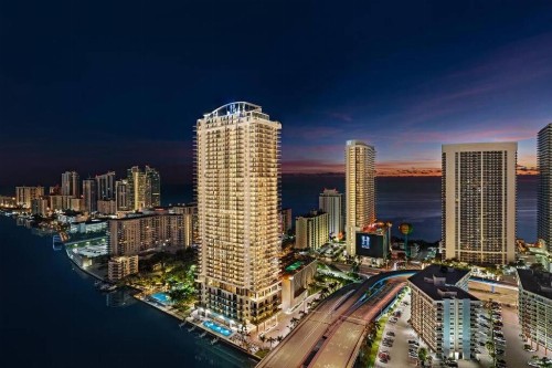 Luxury Two Bed Two Bath Beach Resort Condo - image 18