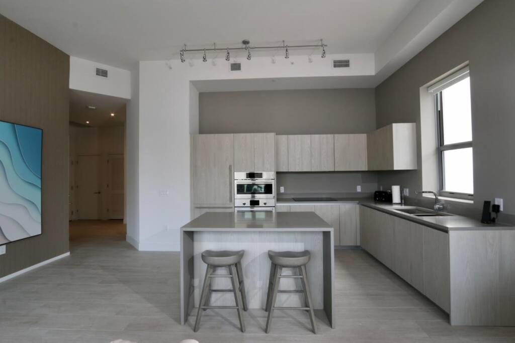 Luxury Two Bed Two Bath Beach Resort Condo - image 5