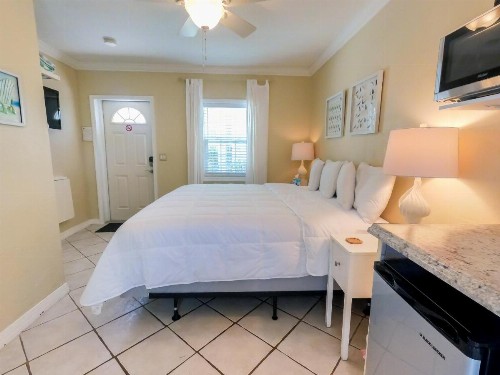 Haley's at Anna Maria Island Inn - image 47