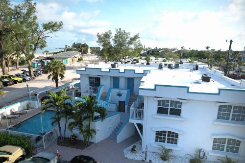 Alamanda Villa on Holmes Beach - image 4