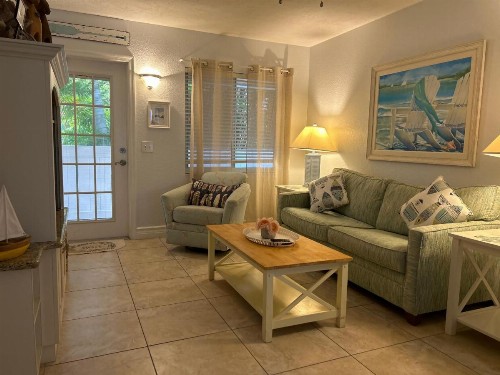 An Island Getaway at Palm Tree Villas - image 15