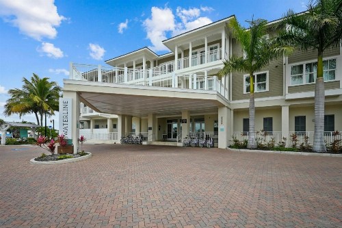 Waterline Marina Resort & Beach Club Autograph Collection - image 3