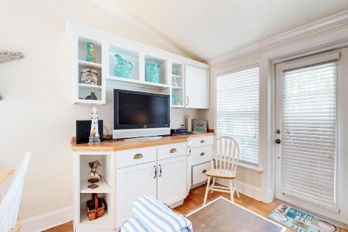 Starfish Beach Cottage #3 - image 12