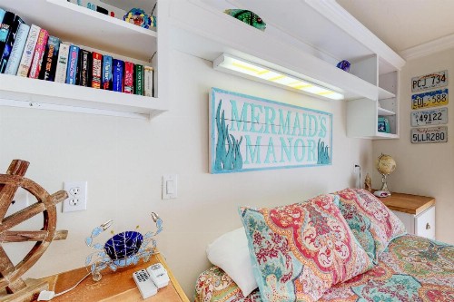 Starfish Beach Cottage #3 - image 8